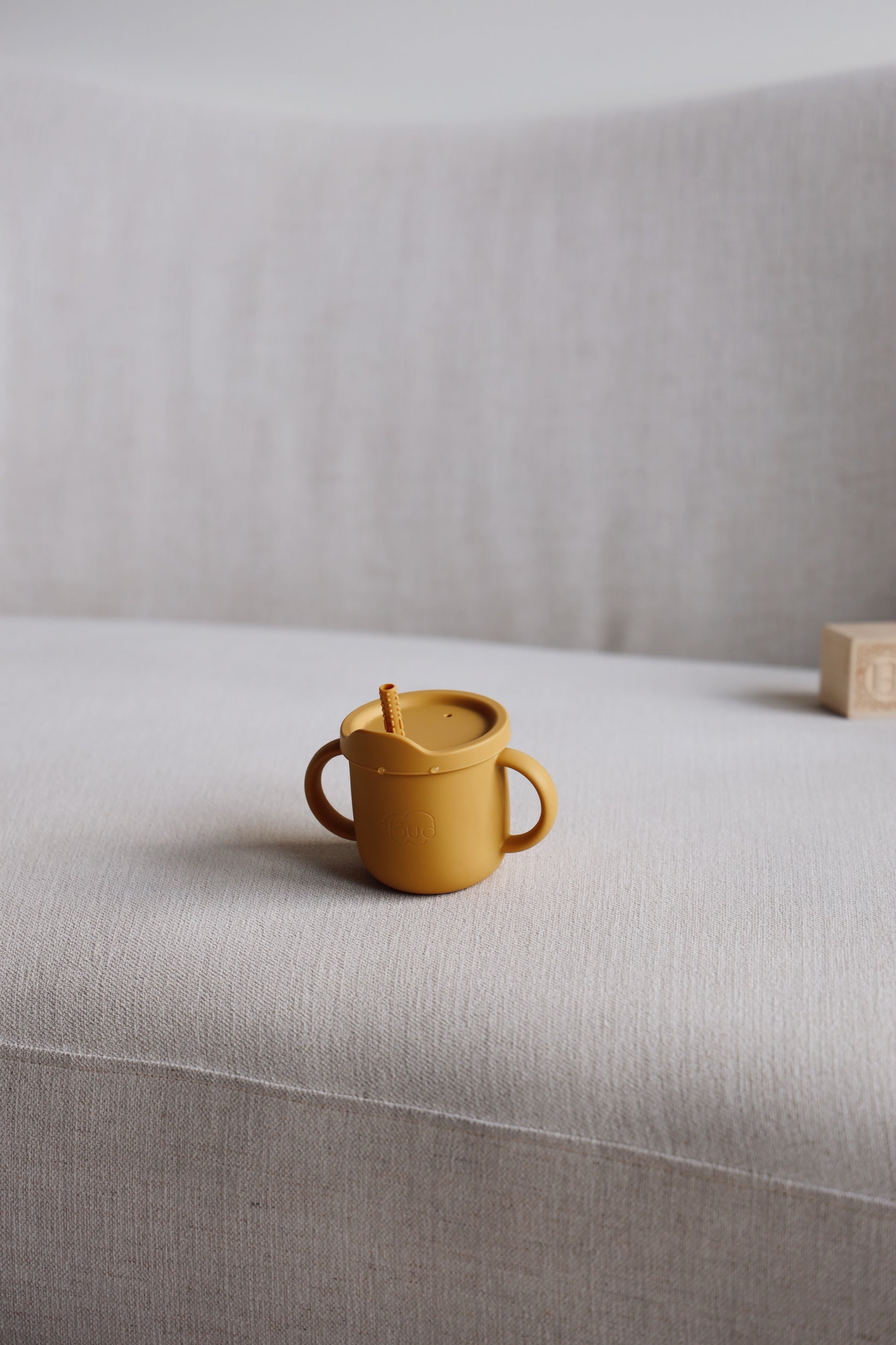 2-in-1 Silicone Training Cup – Mango